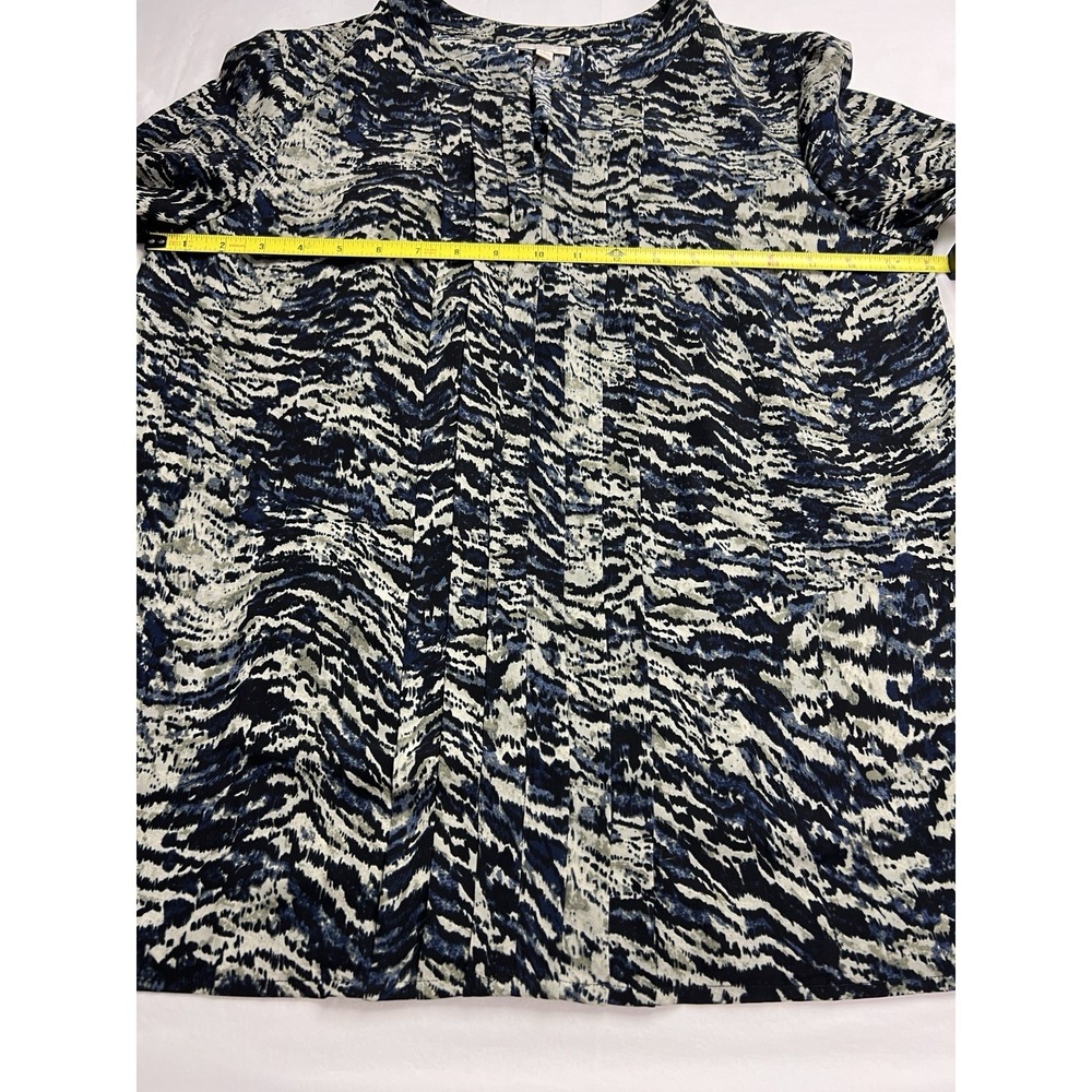 Talbots Womens Blouse Size‎ Small Blue Black Abstract Animal Print Pleated Front - Picture 15 of 16